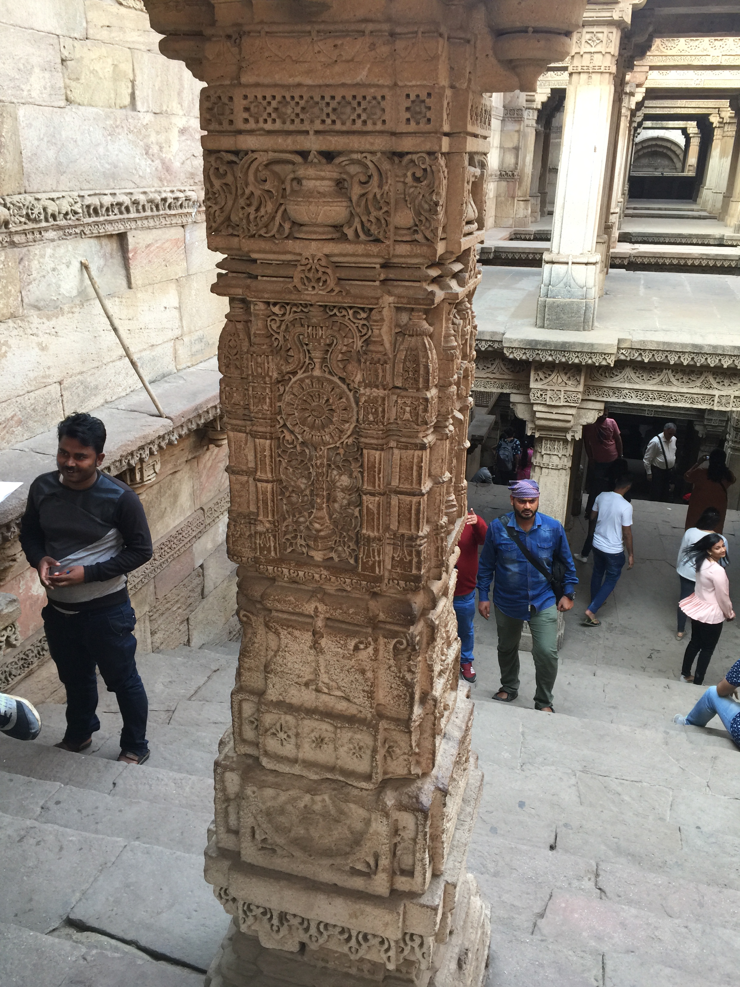 adalaj - intricate pillar in below ground level basement